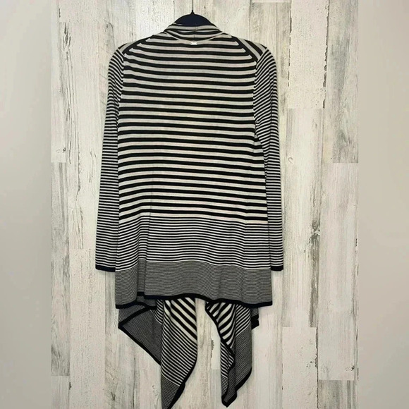 St.‎ John Cardigan Tan Black Size Small - Picture 6 of 7